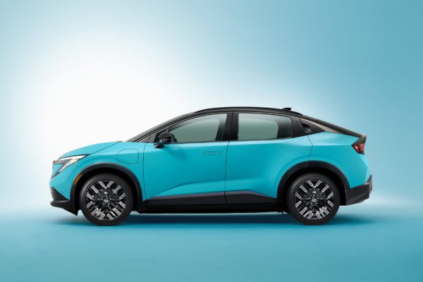 250308_All-new_Nissan_LEAF_Studio_Pictures_06